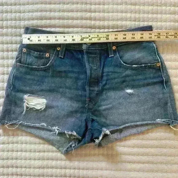 Women’s Levi’s 501 Button Fly Denim Cutoff Shorts - Size 29 - Picture 2 of 12
